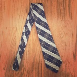 Club Room Tie
